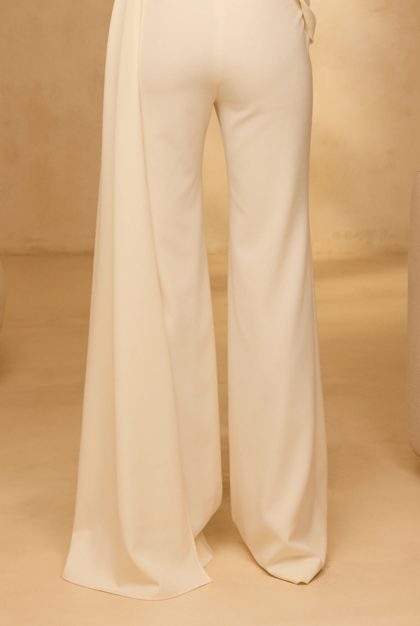 Castillo – jumpsuit color ecru TALL