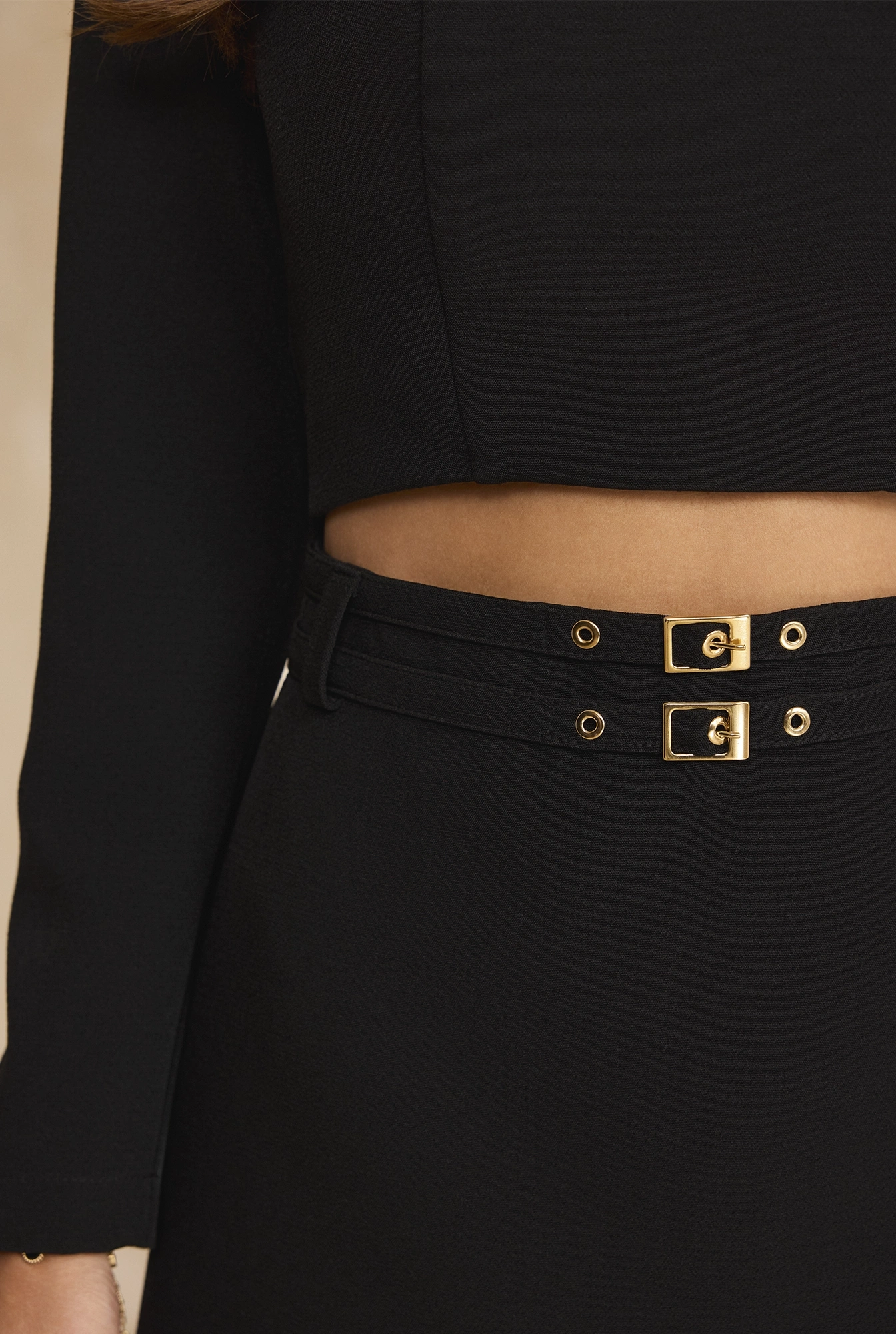 Goldi – abito mini nero con scollo quadrato